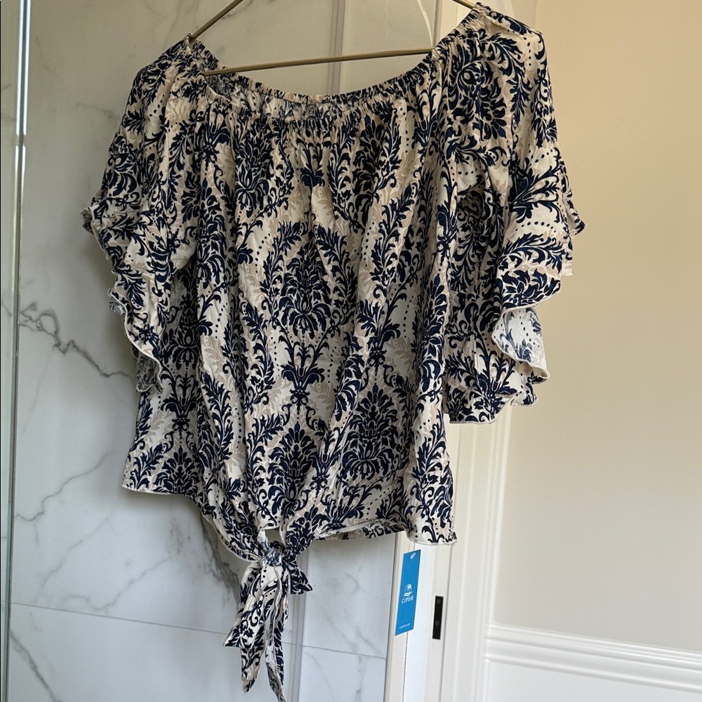 Cupshe Blue and Cream Off-Shoulder Blouse